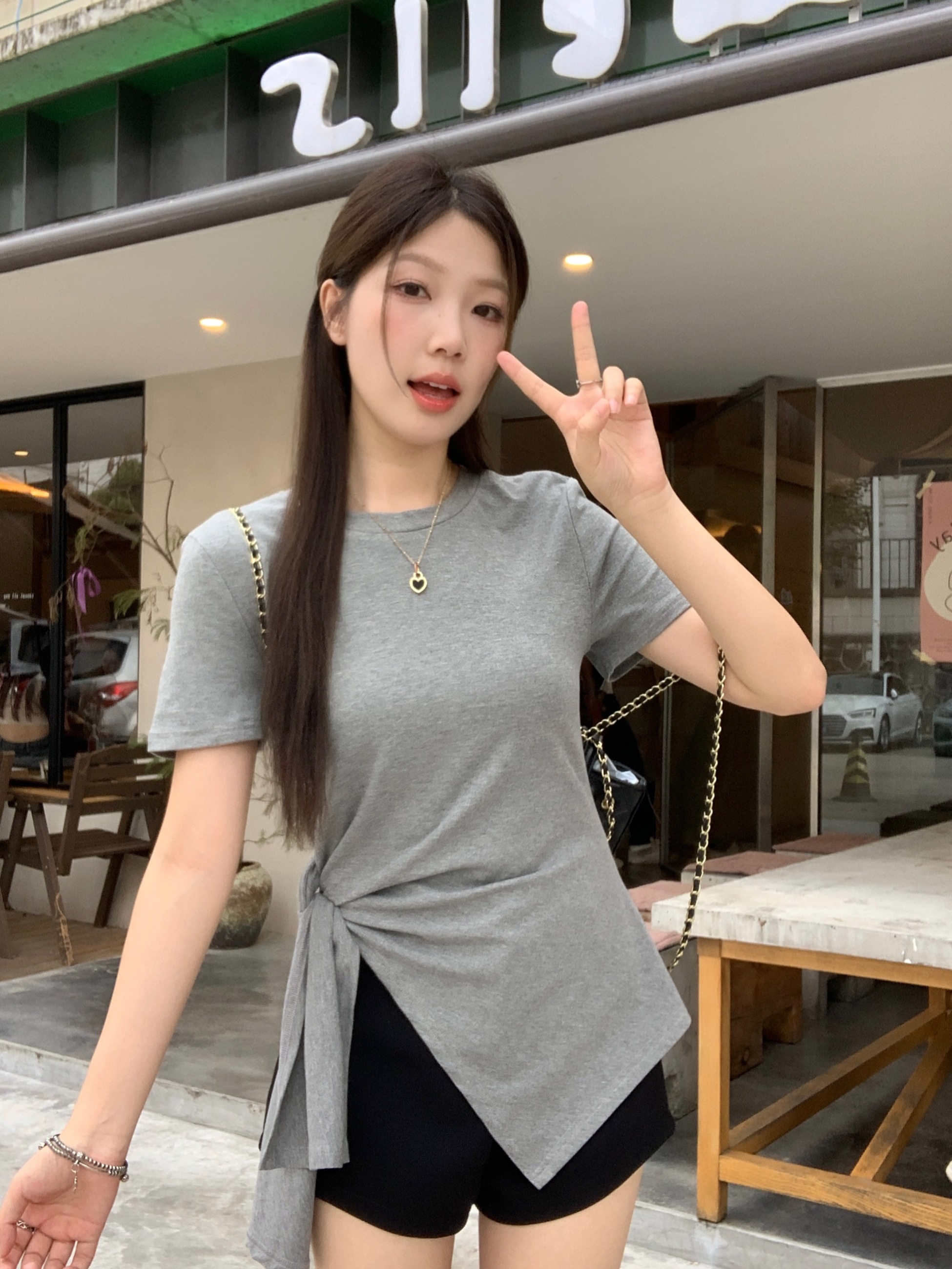 实拍～大码女装2025夏季新款法式不规则系带收腰短袖T恤上衣