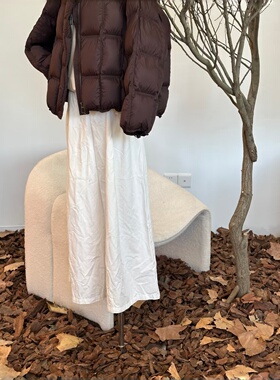 天然松树皮梧桐树叶秋冬季服装店橱窗复古铺地装饰店铺自然风布置