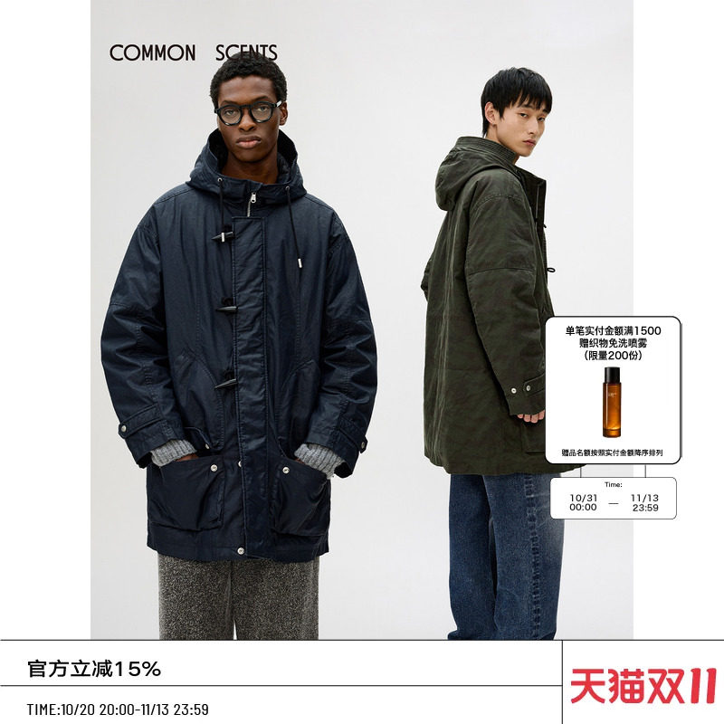 COMMON SCENTS涂层素材90绒连帽牛角扣Parka羽绒大衣外套