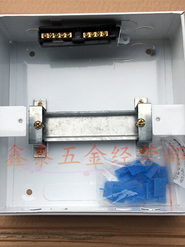 新品联泽高级配电箱 18-22位铁底开半箱明装空气漏电开关 强电配