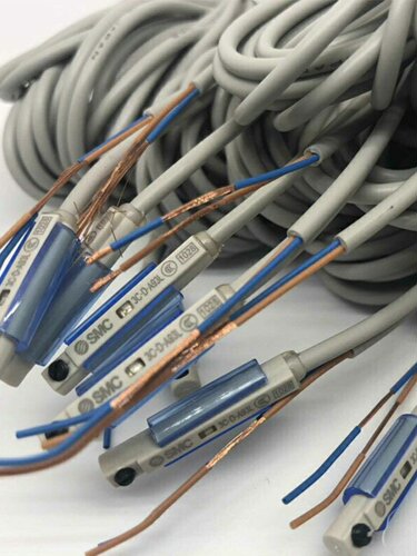 新品磁性开关3C-D-A93L/3C-D-Z73L气缸感应3C-D-C73三米线传感器