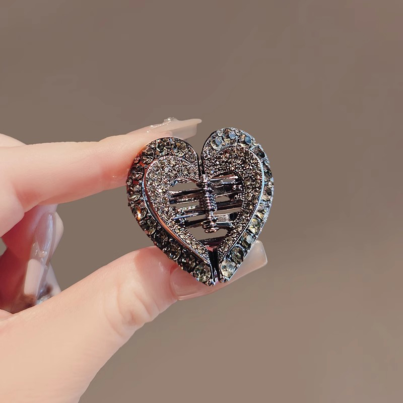 爱心小抓夹黑色半扎发水钻发夹女后脑勺网红中号夹子头饰2025新款