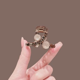 高级感小抓夹半扎发量少鲨鱼夹又字少发量亮钻小发抓公主头发夹