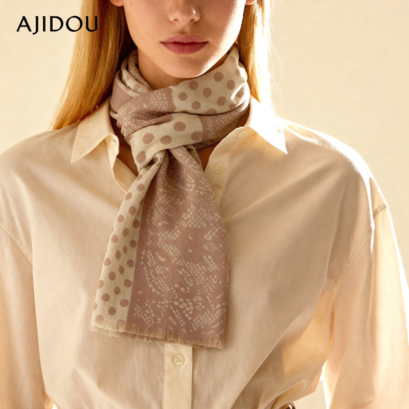 阿吉豆AJIDOU围巾女羊毛保暖丝巾配饰波点薄款围脖高级感披肩披风