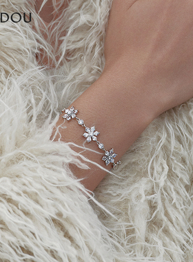 AJIDOU阿吉豆絮雪翩庭系列精致雪花手链