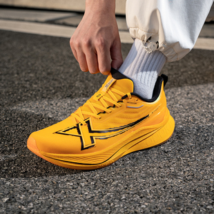 男鞋 特步新款 防水防油防污ACE减震运动鞋 跑步鞋 两千公里3男秋冬版