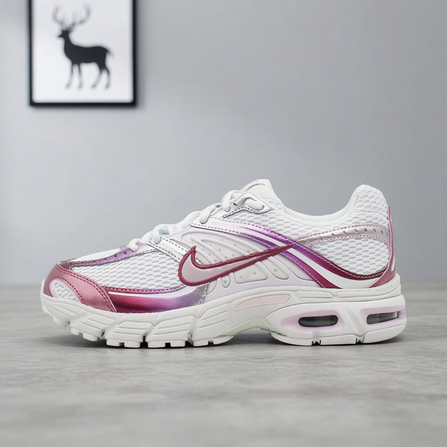 Nike耐克女鞋子2026秋季新款舒适百搭气垫运动休闲跑鞋IH7803-101