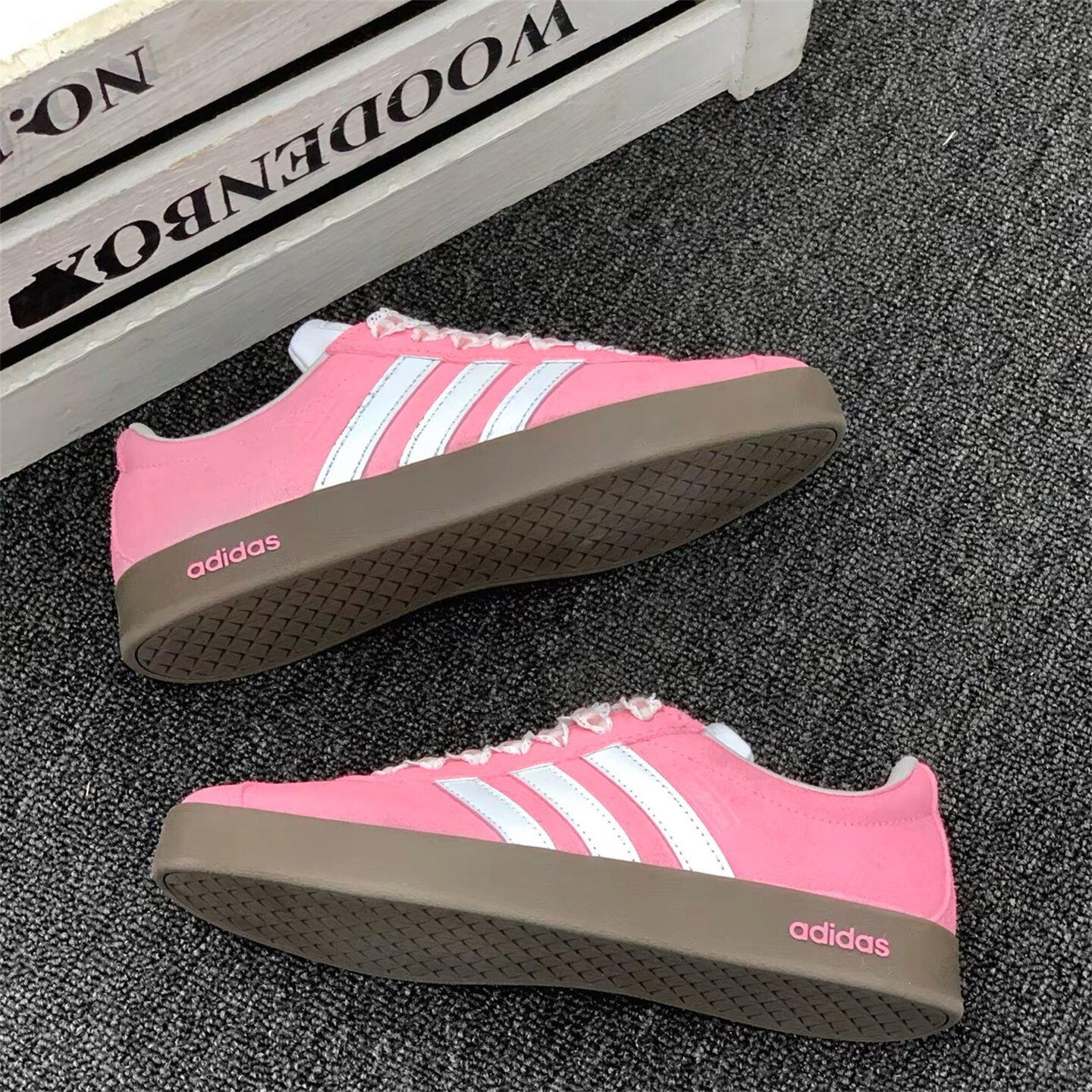 【球鞋定制】Adidas阿迪达斯男女鞋子 甜心宝贝 潮流百搭低帮板鞋