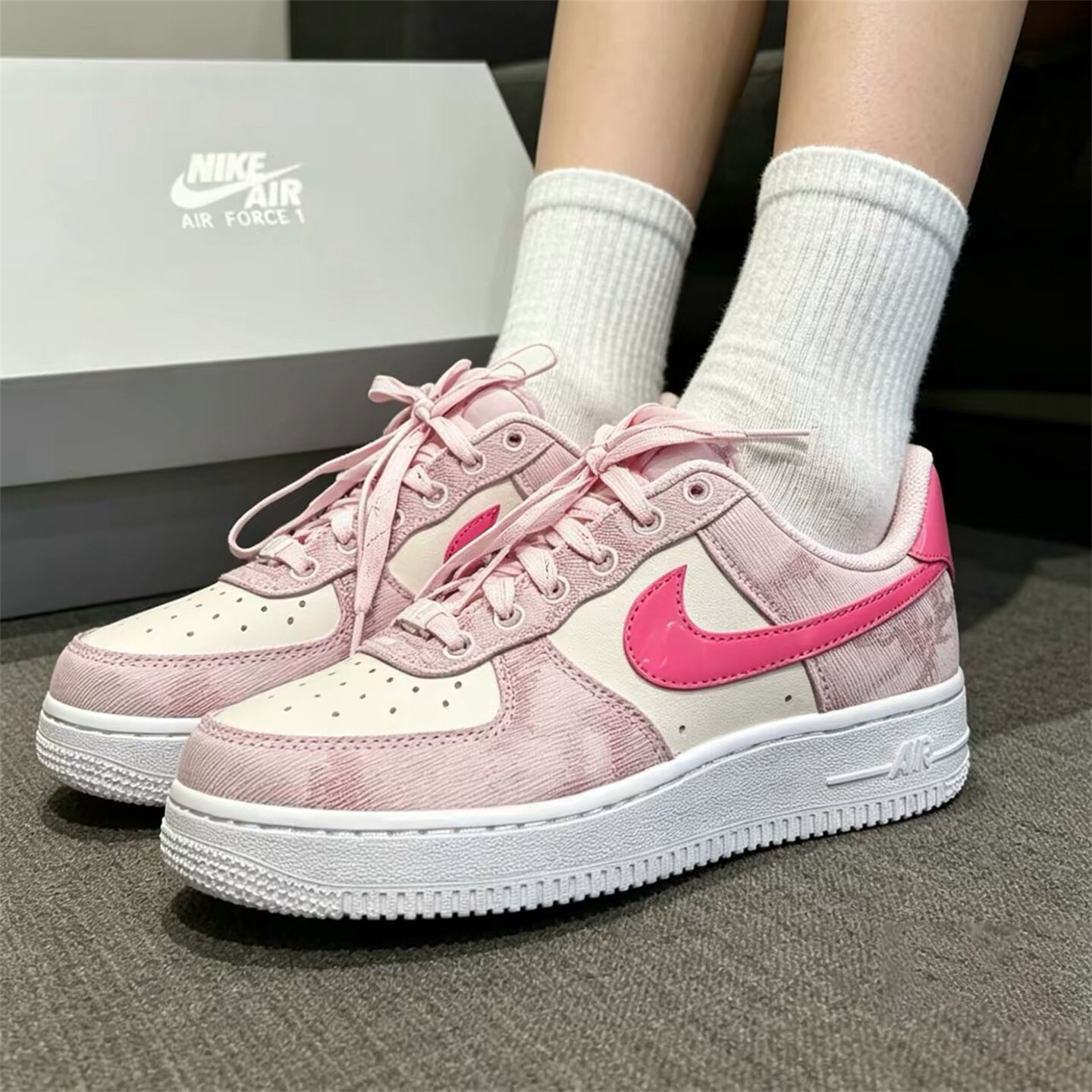 Nike耐克女鞋子2026夏季新款舒适百搭空军一号低帮板鞋IR1974-663