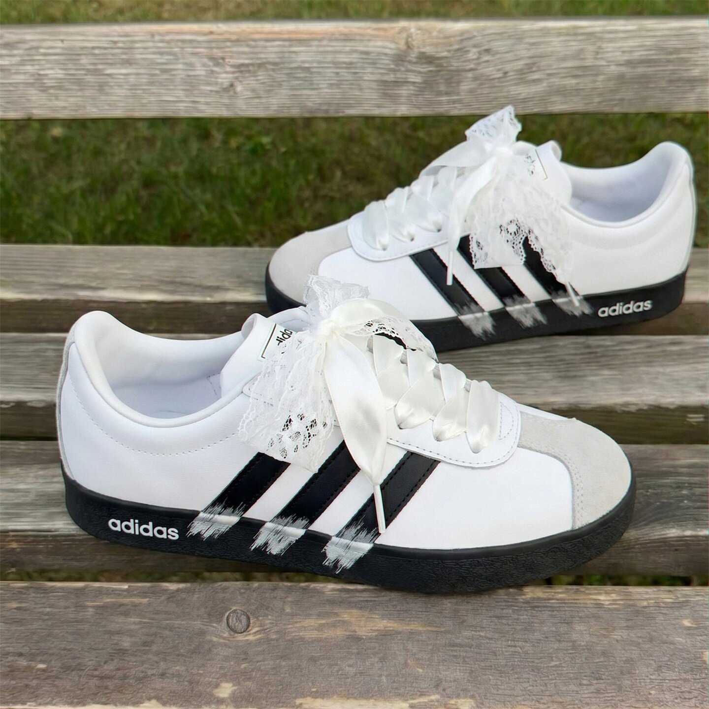 【球鞋定制】Adidas阿迪达斯 VL COURT 蕾丝情结 男女款低帮板鞋