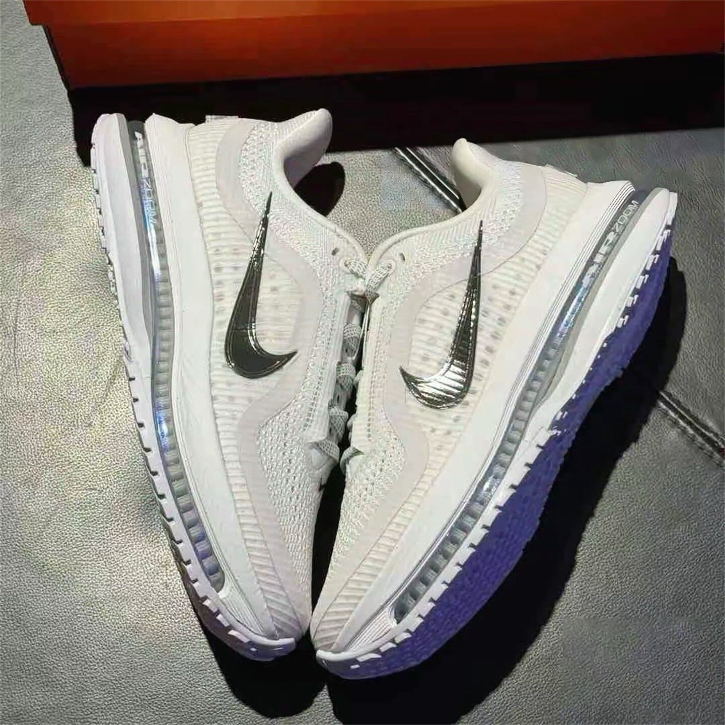 Nike耐克女鞋子2026夏季新款舒适百搭气垫运动休闲跑鞋HQ2593-102