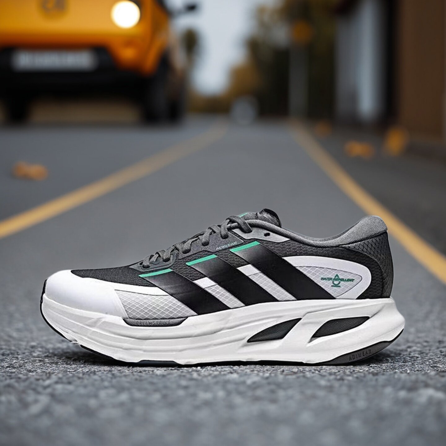 Adidas阿迪达斯男女鞋子2026冬季新款舒适透气防滑耐磨跑鞋LA2117
