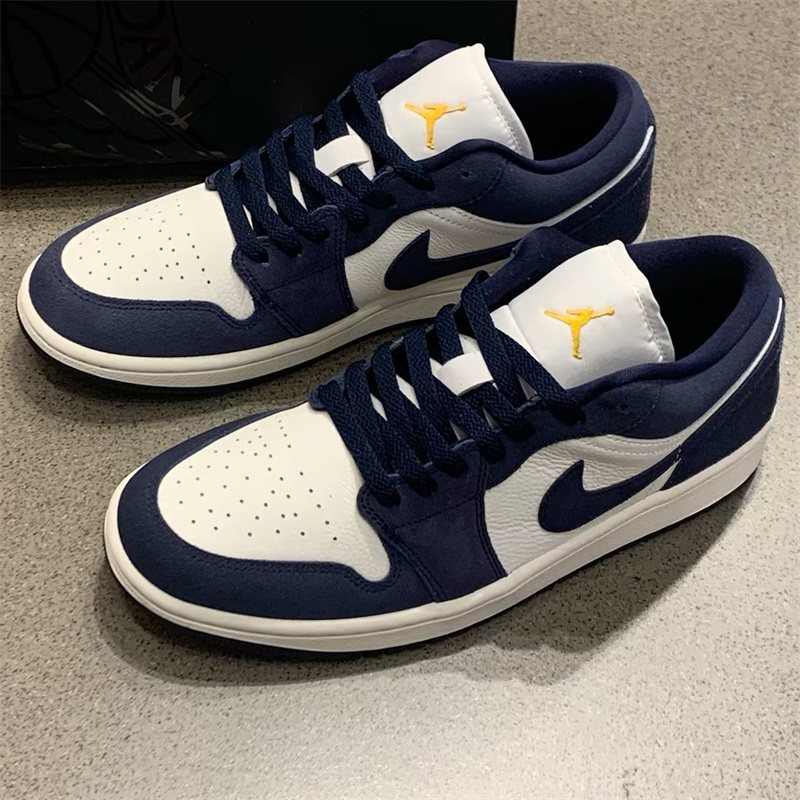 NiKe耐克男鞋子2026春季新款JORDAN 1低帮休闲潮流板鞋IO7448-400