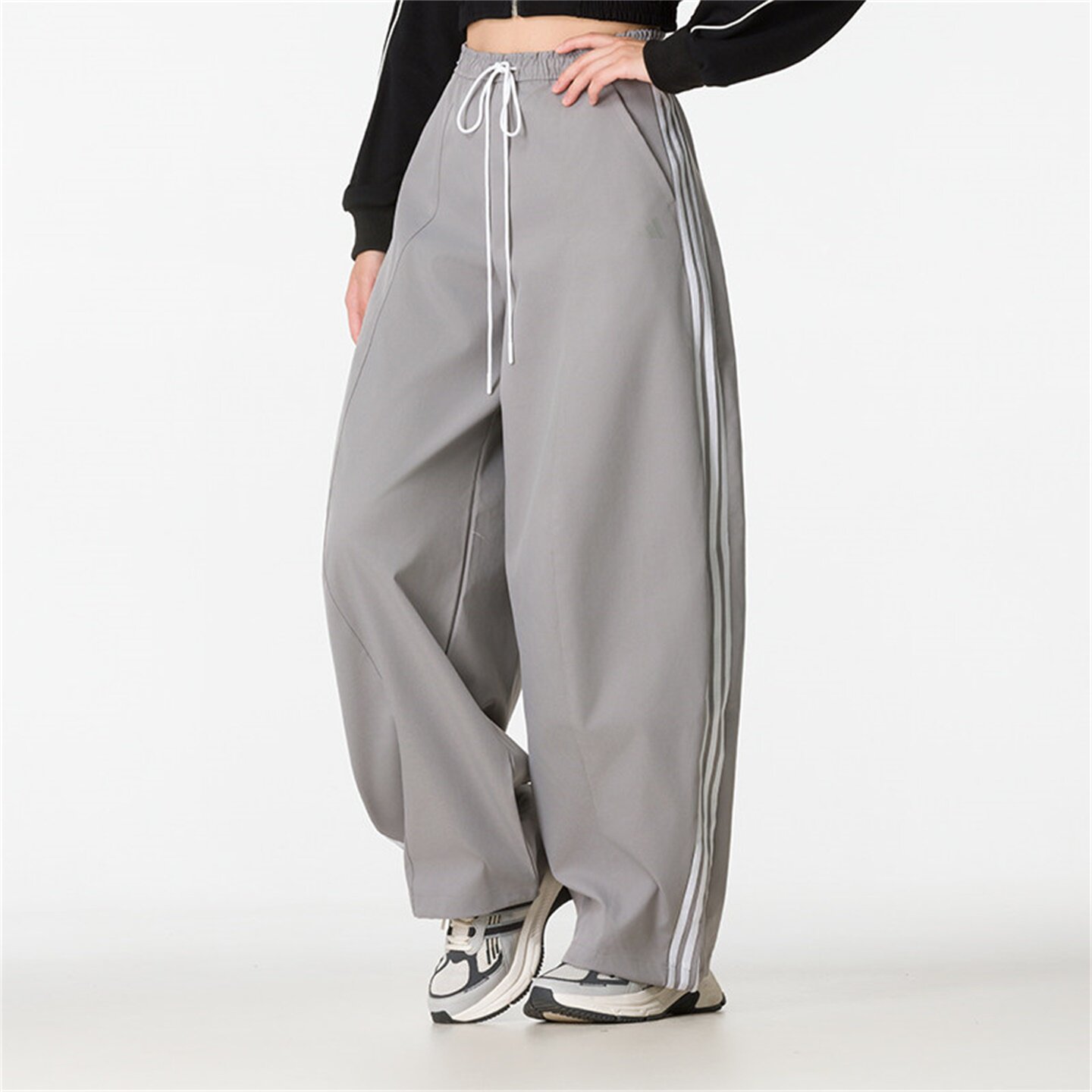 Adidas阿迪达斯女款裤子2026秋季新款舒适宽松运动休闲长裤KZ4224