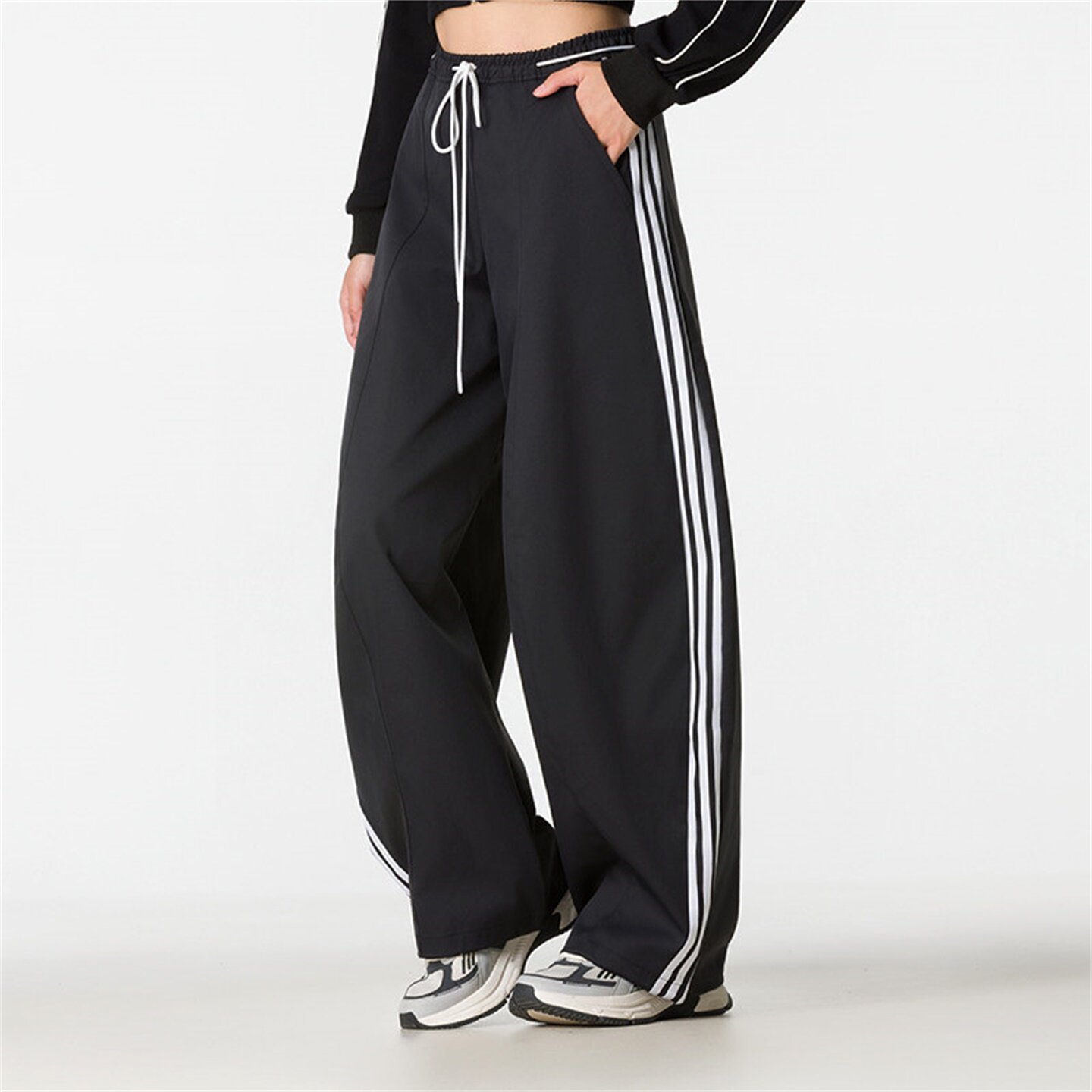 Adidas阿迪达斯女款裤子2026秋季新款舒适宽松运动休闲长裤KZ4198