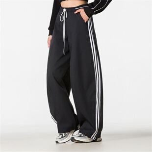 Adidas阿迪达斯女款裤子2026秋季新款舒适宽松运动休闲长裤KZ4198