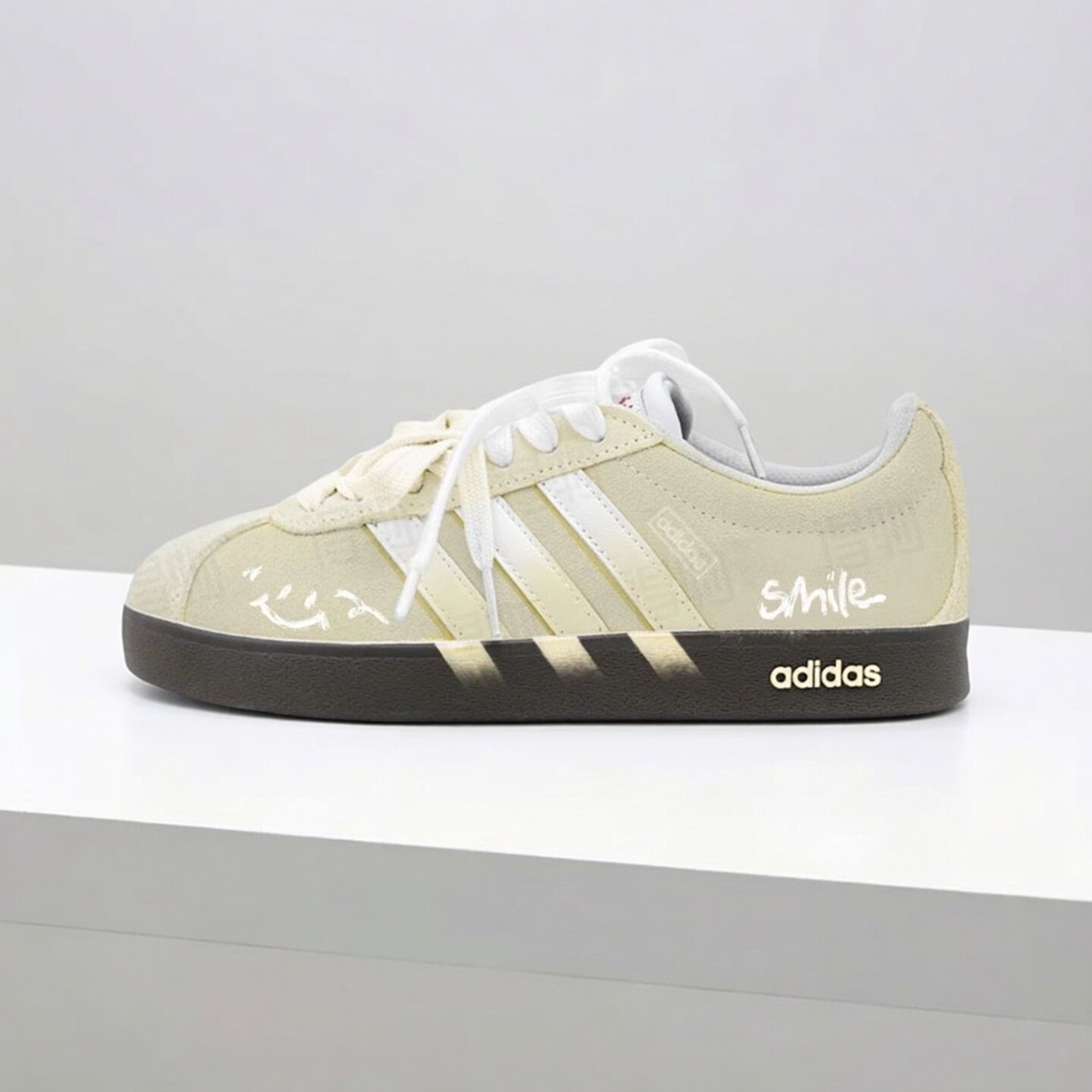 【球鞋定制】Adidas阿迪达斯男女鞋子 奶酥漫行 潮流百搭低帮板鞋