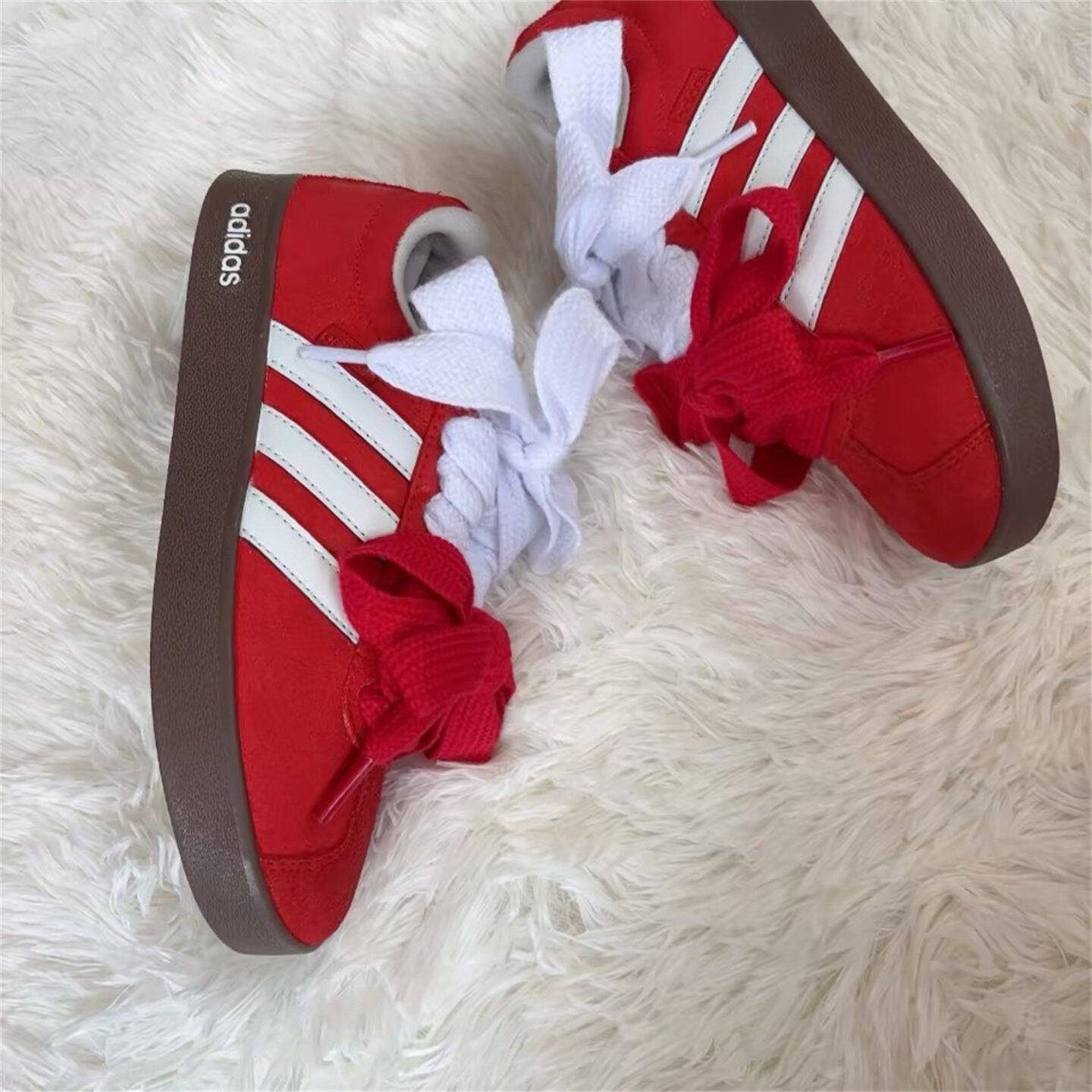 【球鞋定制】Adidas阿迪达斯男女鞋子 大蝴蝶结 潮流百搭低帮板鞋