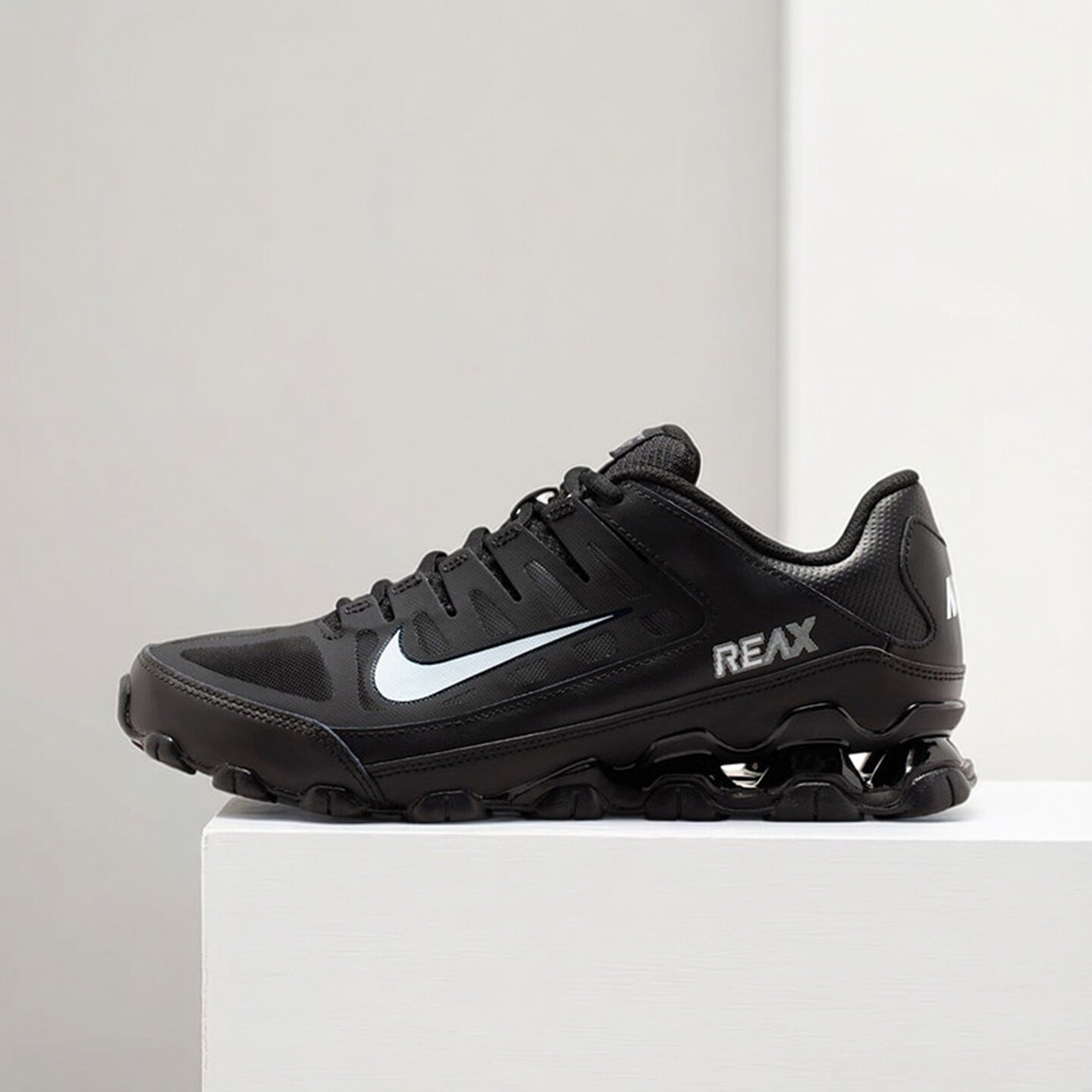 Nike耐克女鞋子2026夏季新款舒适百搭气垫运动休闲跑鞋IO2400-033