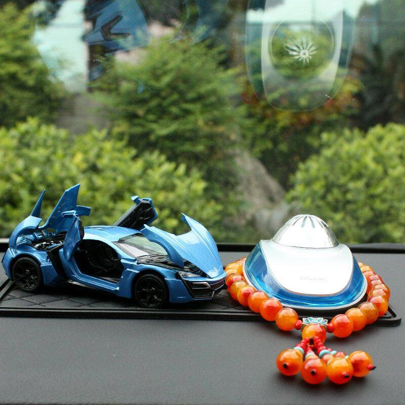 莱肯汽车摆件创意个性酷炫车载内饰车头仪表台装饰香薰除异味防滑