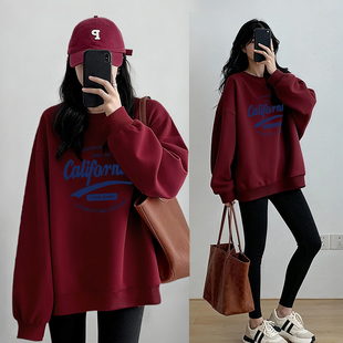 加绒卫衣女款2026新款无帽套头宽松慵懒风秋冬配鲨鱼裤的红色上衣