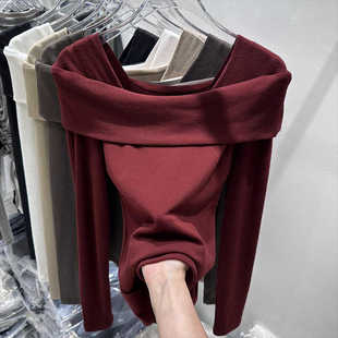 韩系早秋穿搭t恤2026新款女修身安可拉红一字肩上衣设计感小众女