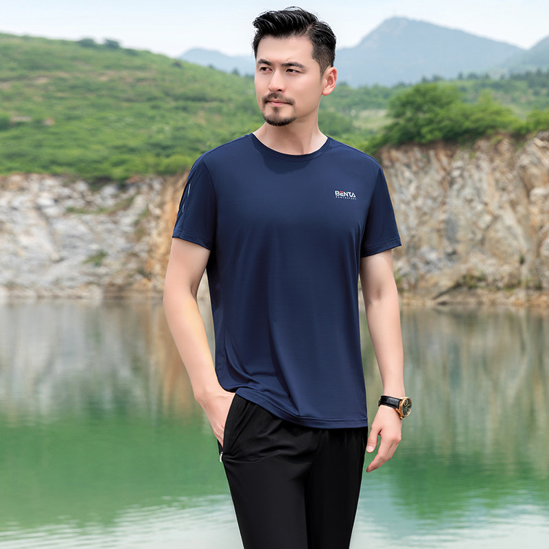 爸爸装夏装套装冰丝短袖t恤男士夏季中老年圆领父亲运动休闲衣服