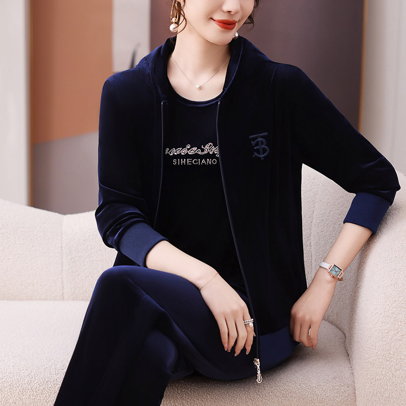 中老年妈妈春装刺绣运动服休闲外套女中年人金丝绒上衣服三件套装