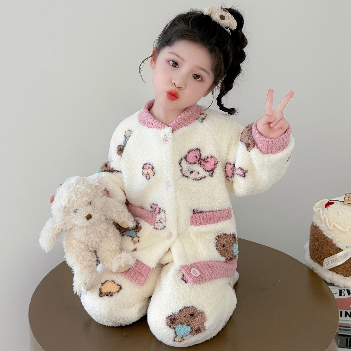 女童睡衣套装2025新款秋冬女宝宝法兰绒开衫家居服珊瑚绒保暖儿童