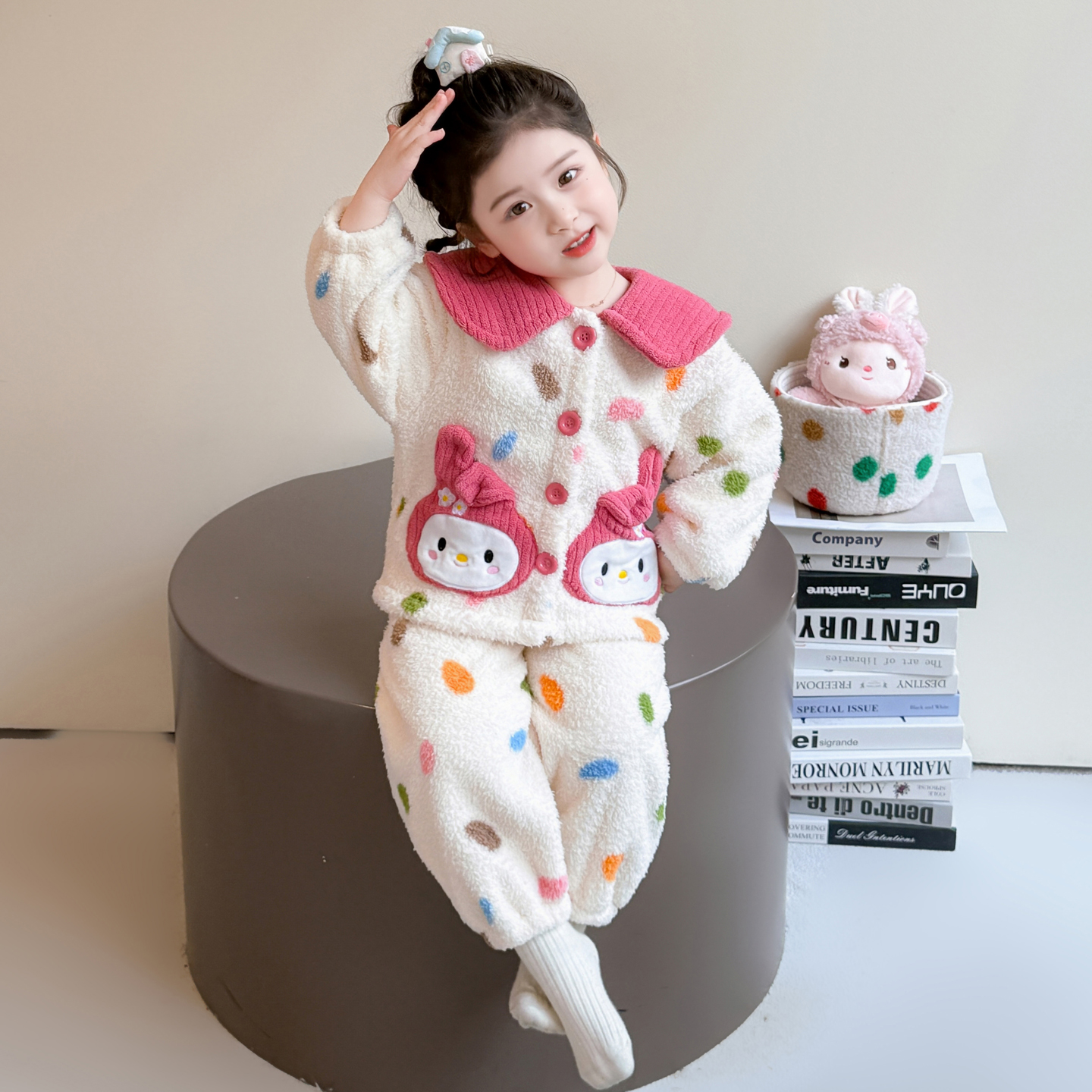 女童睡衣套装2025新款秋冬珊瑚绒翻领女宝宝儿童法兰绒保暖家居服