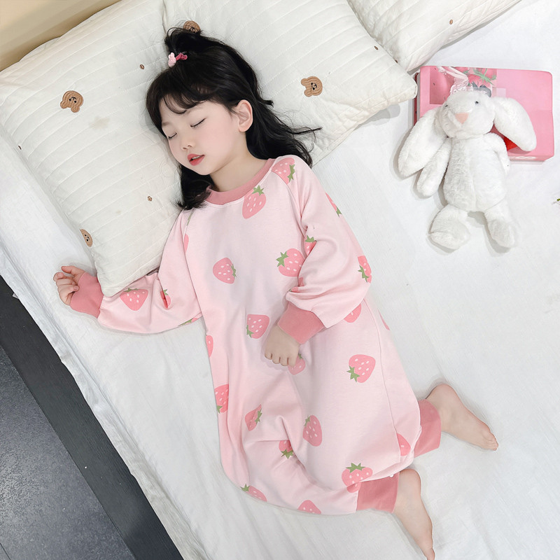 女童家居服睡衣2025新款春秋可爱女宝宝羊毛拉架卡通草莓印花连体