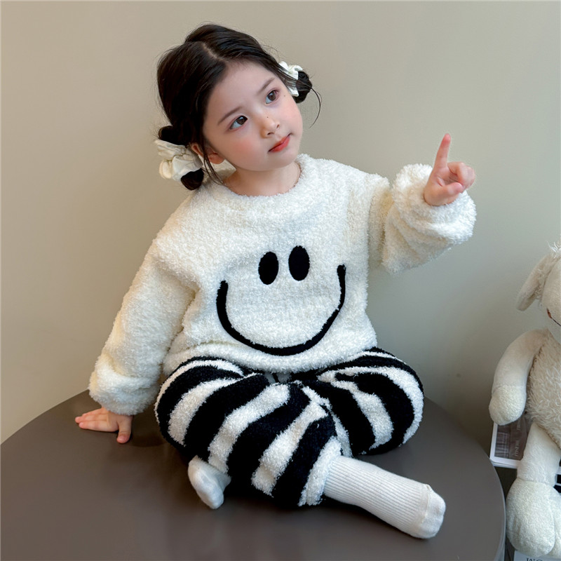 女童睡衣套装2025新款秋冬珊瑚绒保暖休闲家居服儿童条纹裤法兰绒