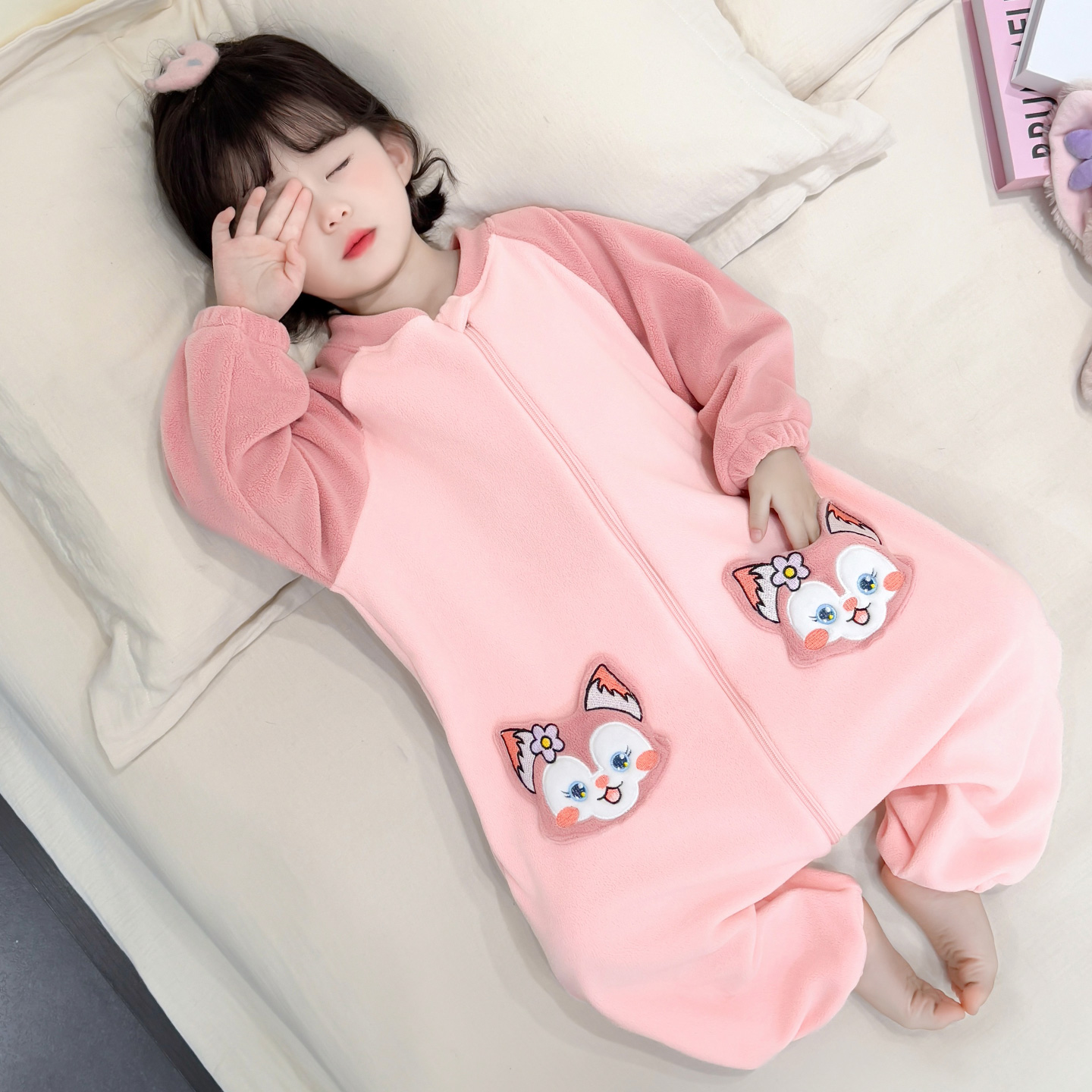 女童睡衣2025新款秋冬儿童法兰绒保暖连体衣女宝宝家居服珊瑚绒款