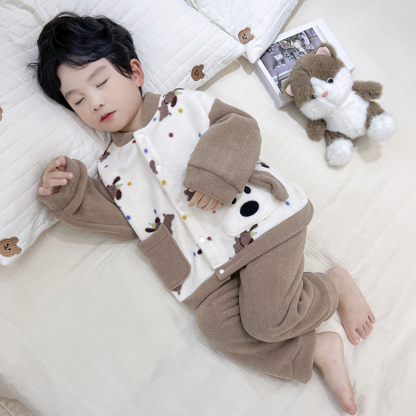 男童睡衣套装2025新款秋冬儿童珊瑚绒保暖休闲家居服男宝宝法兰绒