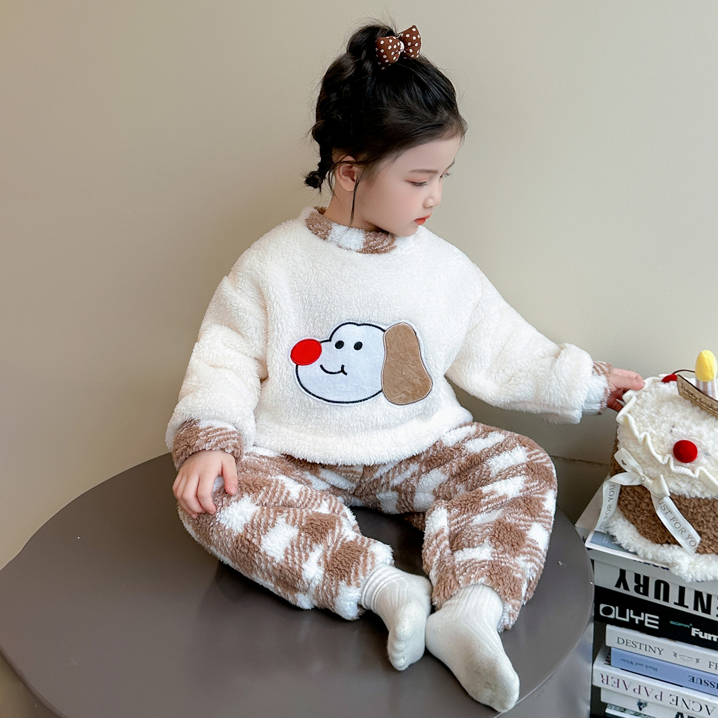 女童睡衣套装2025新款秋冬法兰绒女宝宝儿童珊瑚绒保暖家居服休闲