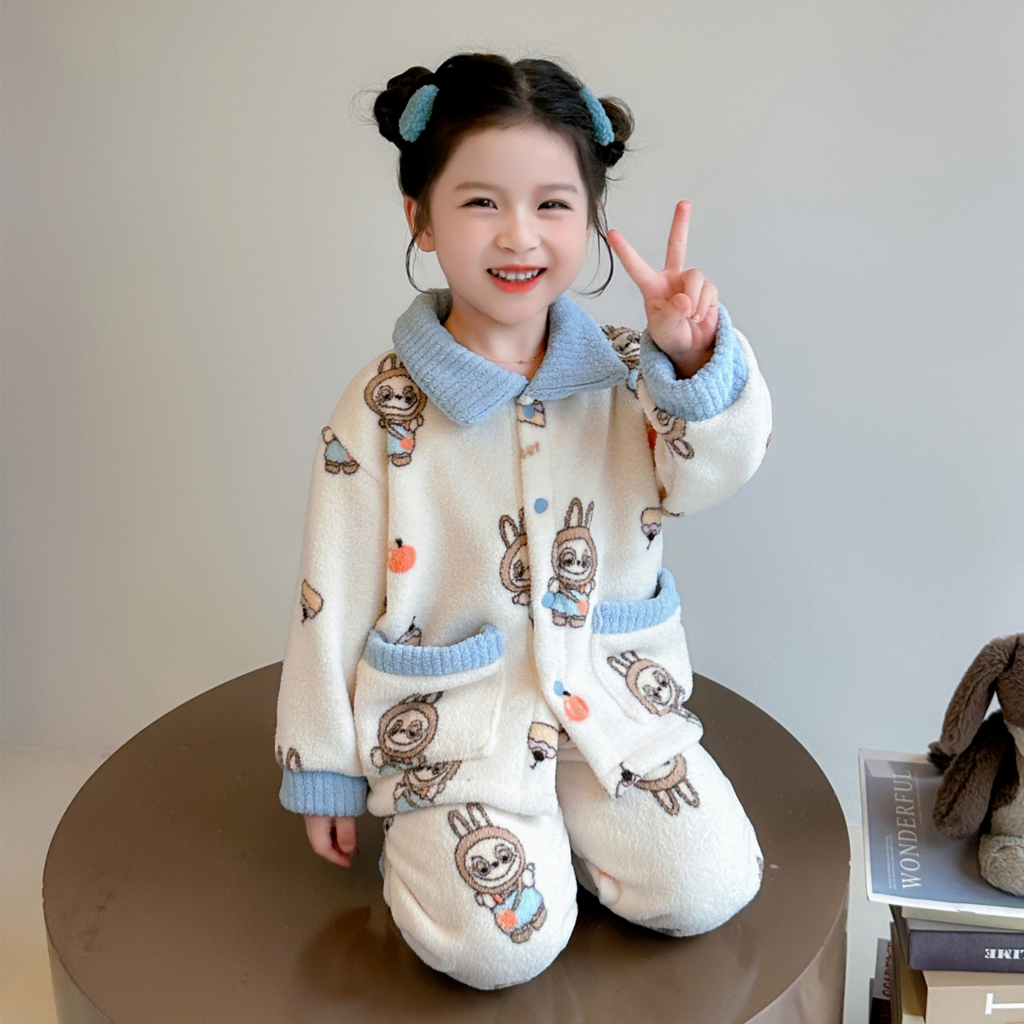 女童睡衣套装2025新款秋冬珊瑚绒女宝宝儿童法兰绒保暖家居服休闲