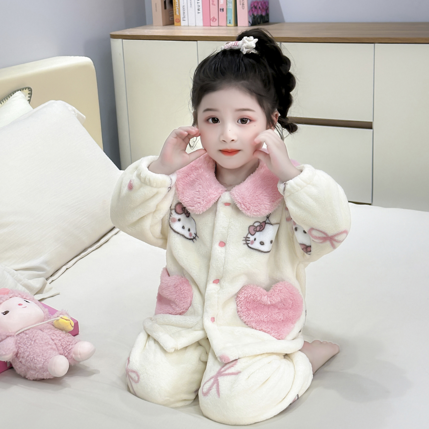 女童睡衣套装2025新款秋冬儿童休闲法兰绒保暖家居服珊瑚绒女宝宝