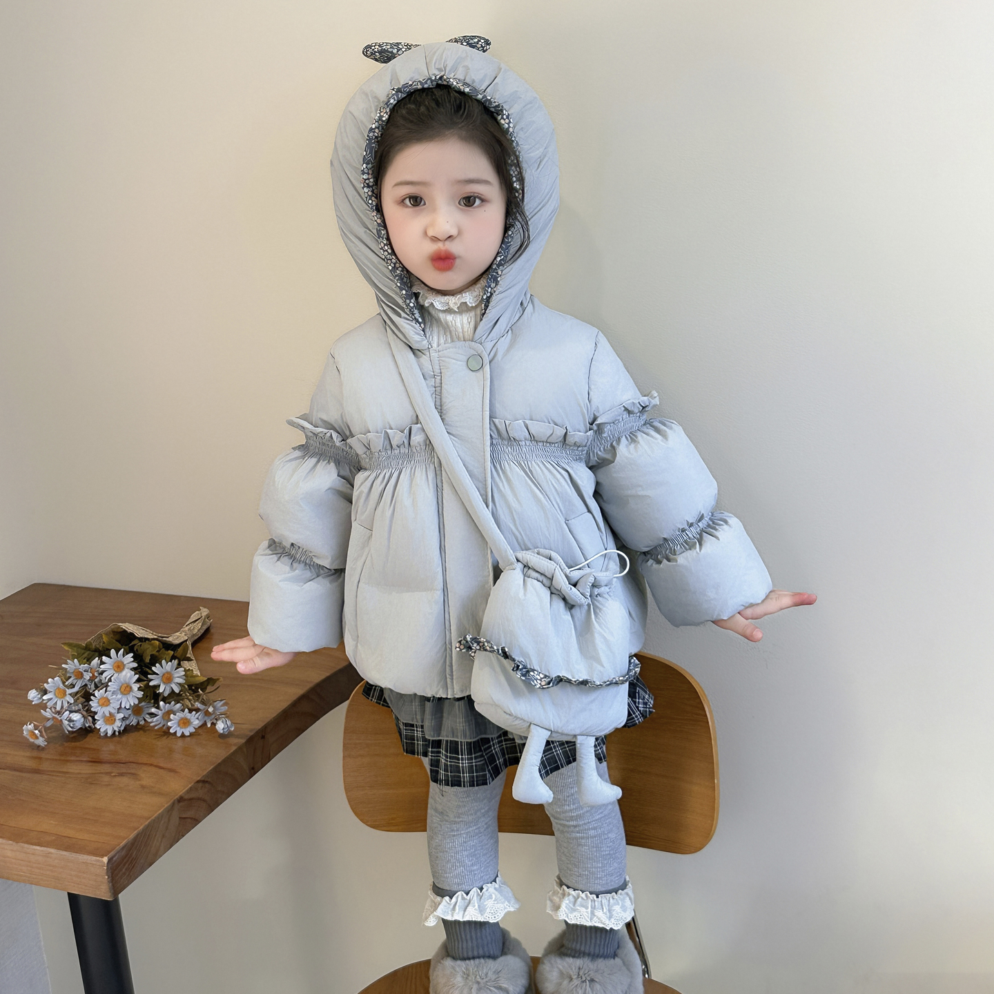 女童羽绒服2025新款儿童洋气加厚保暖外套女宝宝秋冬款宽松面包服