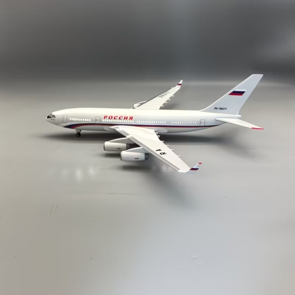 伊尔96飞机模型新款47CM伊尔96-300总统专机带声控灯带起落架仿真