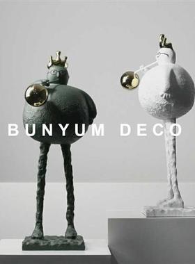 本与现代电镀卡通人物雕塑摆件轻奢样板房间软装饰品商场大堂摆饰