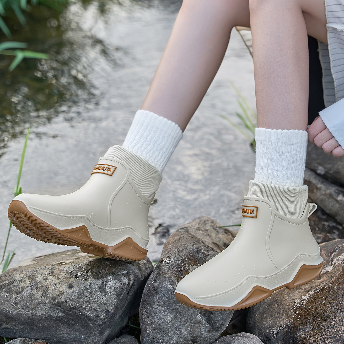 儿童雨鞋防滑加绒雨靴男女大童