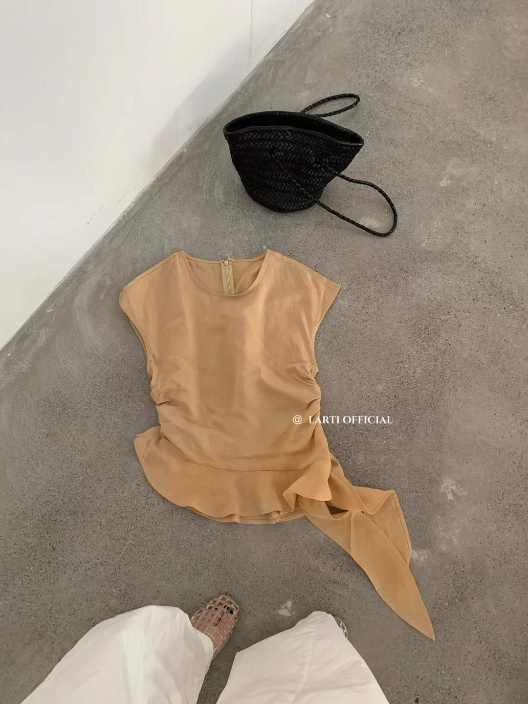 LARTI+新款韩版时尚百搭显瘦圆领短袖衬衫女设计感小众上衣