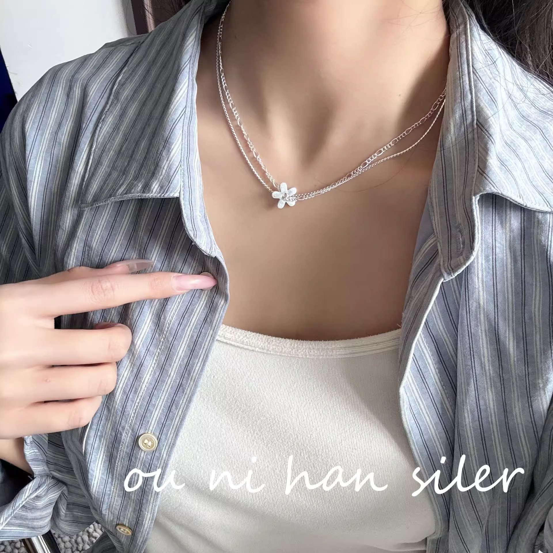 银色花朵双层叠戴项链女配饰简约轻奢气质精致百搭锁骨链轻奢时尚