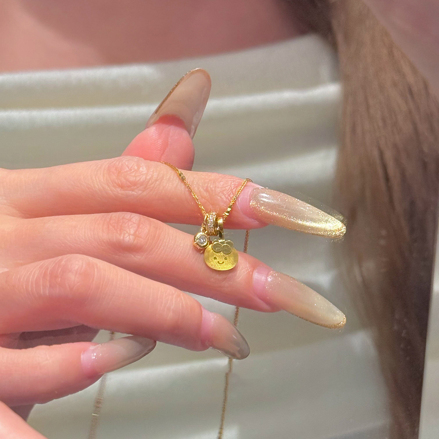 金色柿子吊坠项链女款可爱卡通