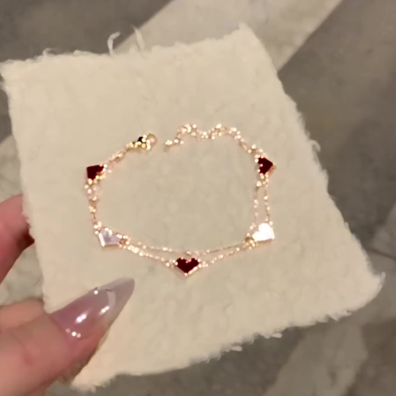 红色仿贝母爱心双层手链女士轻奢小众设计精致高级感百搭叠戴手饰