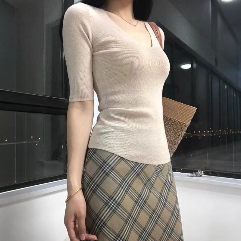 轻熟风质感修身显瘦冰丝针织衫