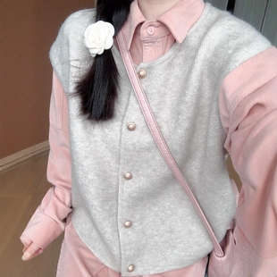 女秋冬氛围感甜美温柔风衬衣搭配针织马甲 软糯奶油粉色翻领衬衫