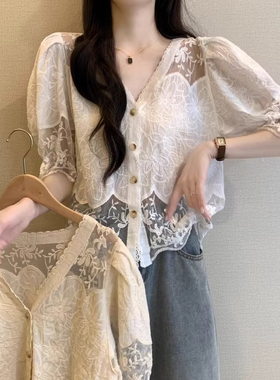 气质法式蕾丝刺绣拼接衬衫女夏季大码胖mm设计感遮肚显瘦薄款上衣