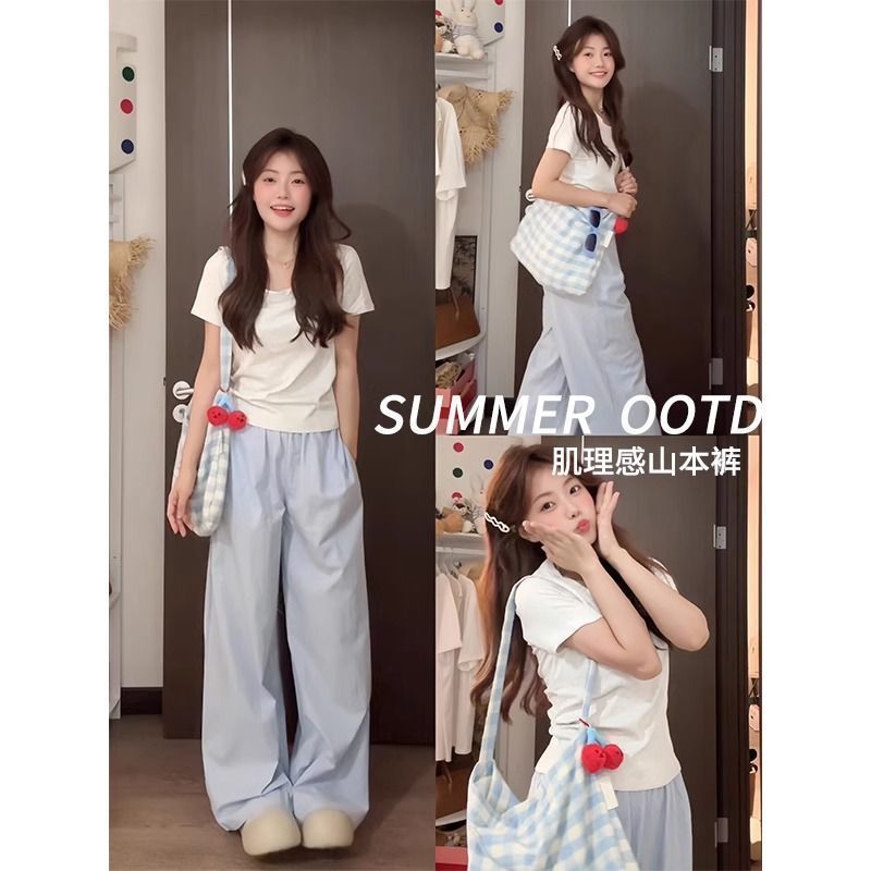 Randomly distribute miscellaneous clothing tops and pants