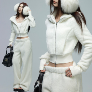 显瘦长裤 0120初雪飘落连帽加厚斜拉链短外套摇粒绒修身 common